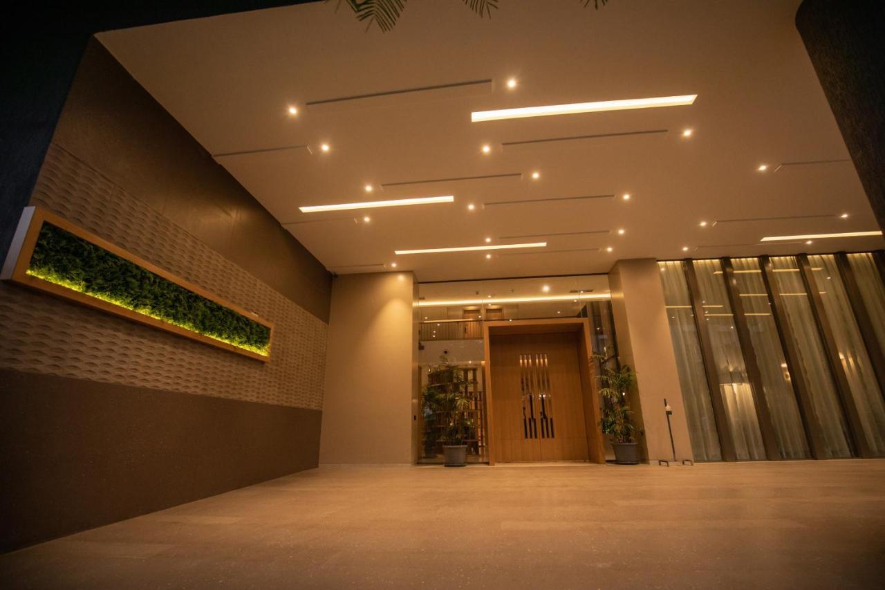 The Vern At Blvd Насик Экстерьер фото
