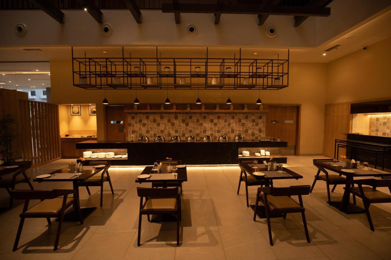 The Vern At Blvd Насик Экстерьер фото