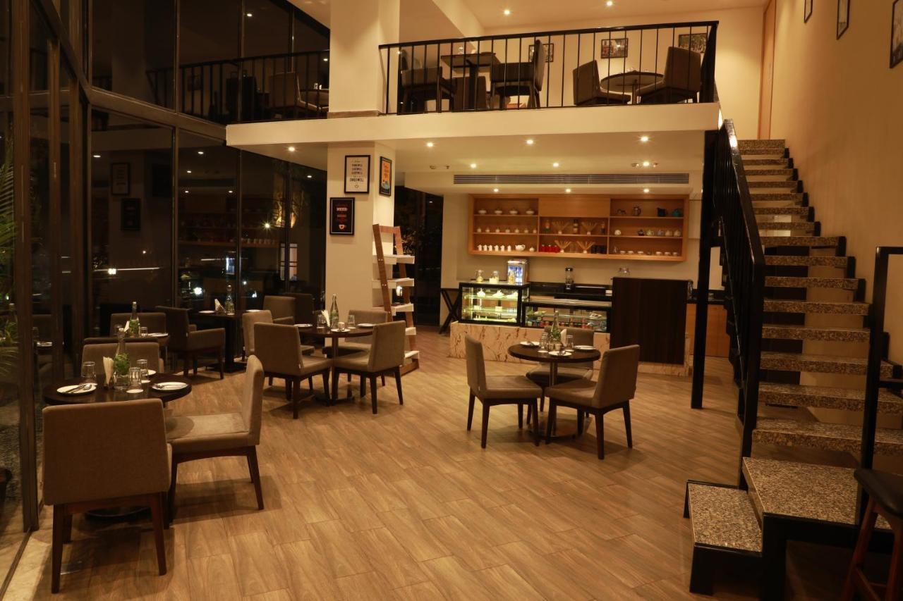 The Vern At Blvd Насик Экстерьер фото